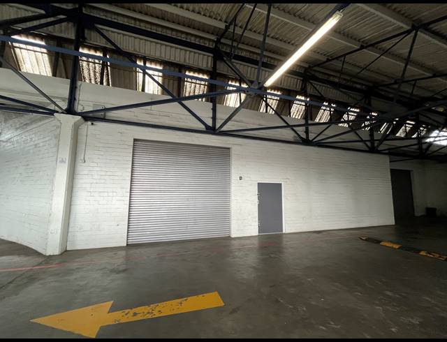 650M² WAREHOUSE TO LET IN PAARDEN EILAND